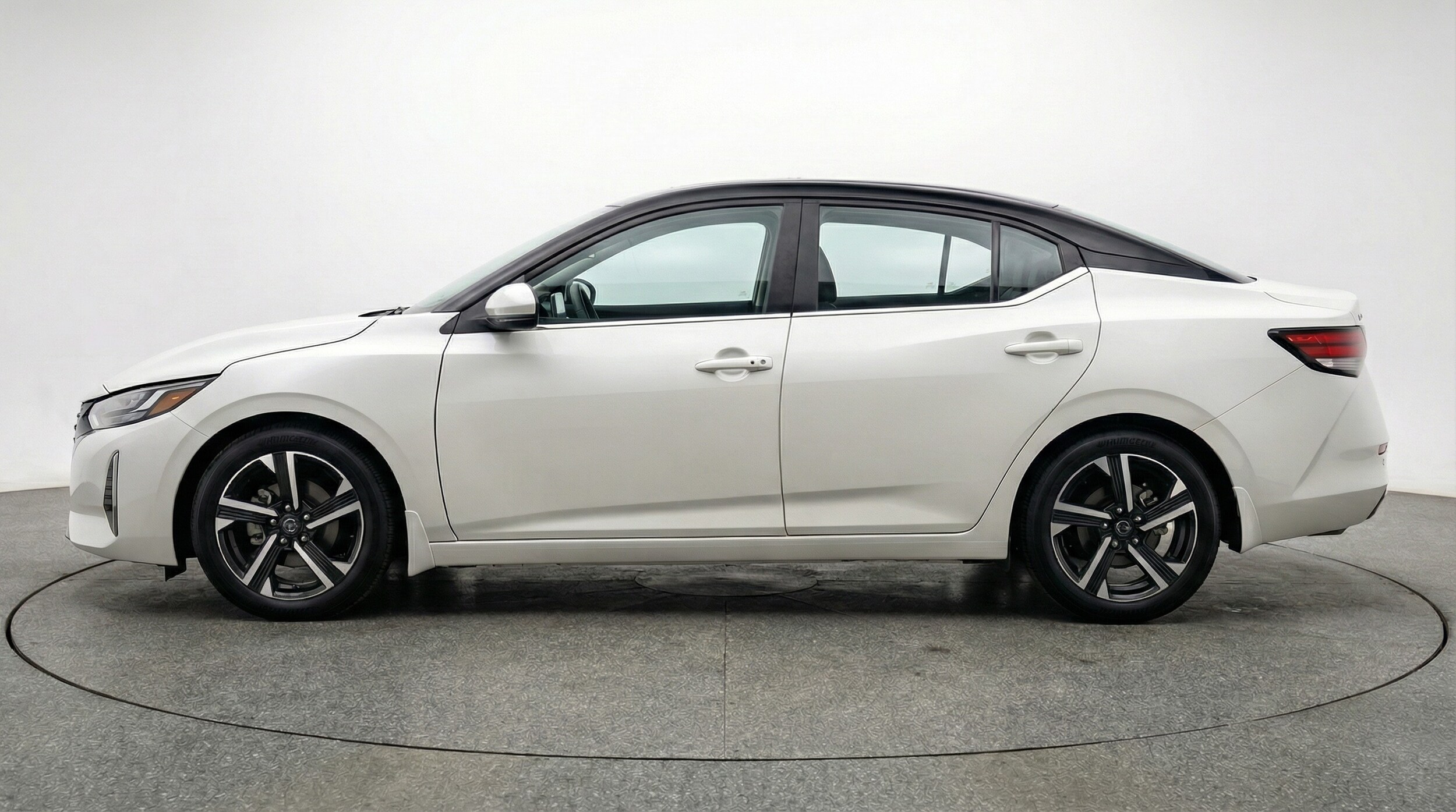 Thumbnail: 2025 Nissan Sentra - 4