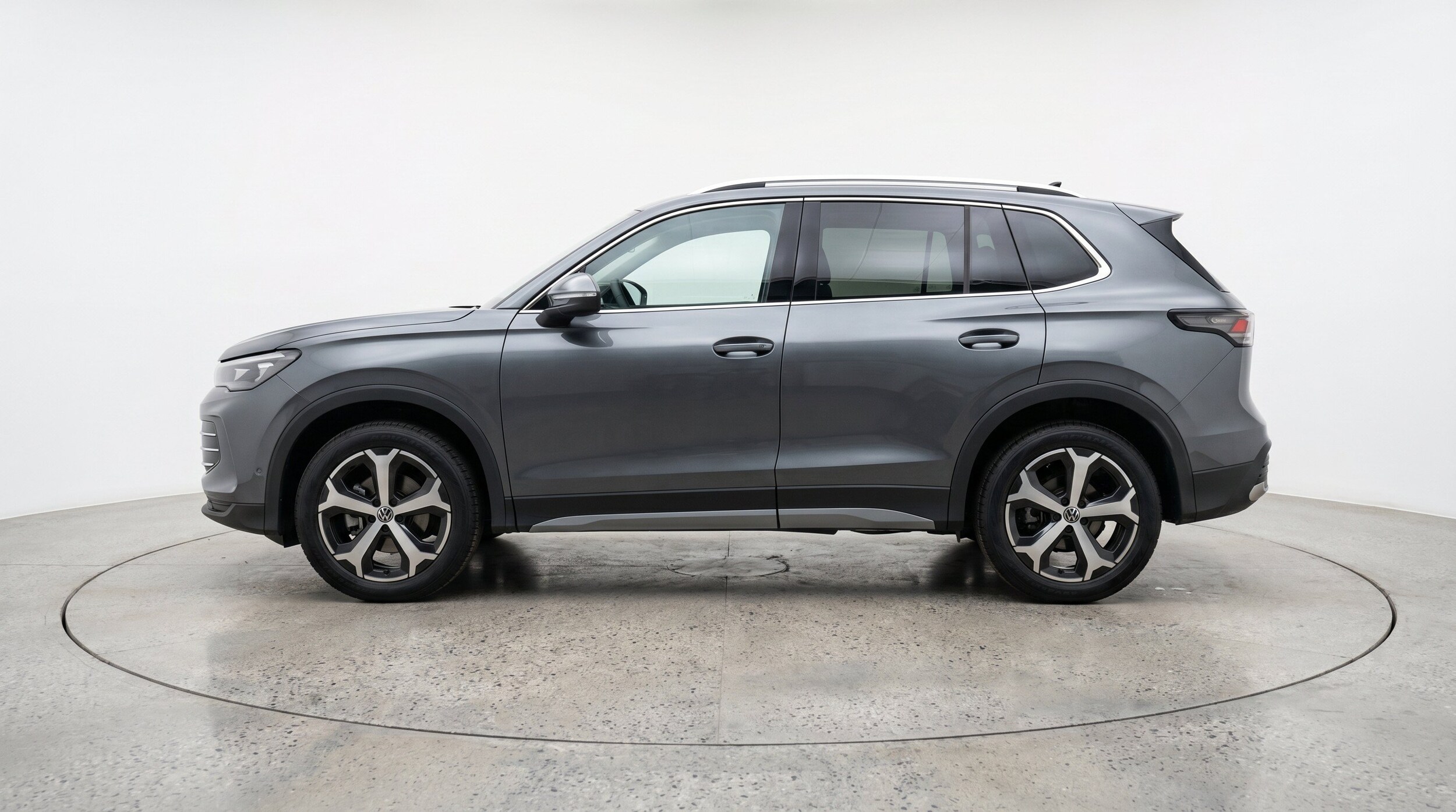 Thumbnail: 2026 Volkswagen Tiguan - 5