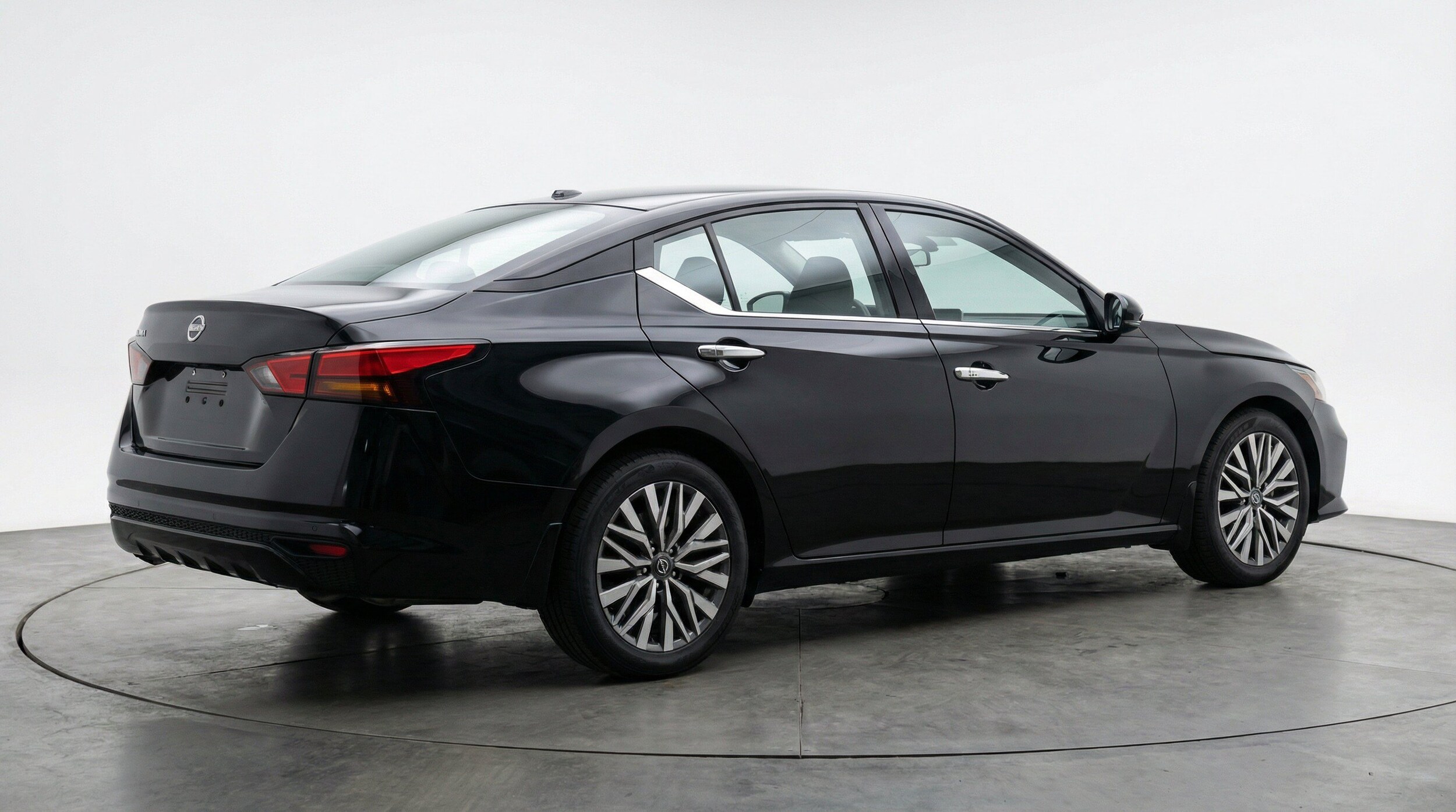 Thumbnail: 2025 Nissan Altima - 9
