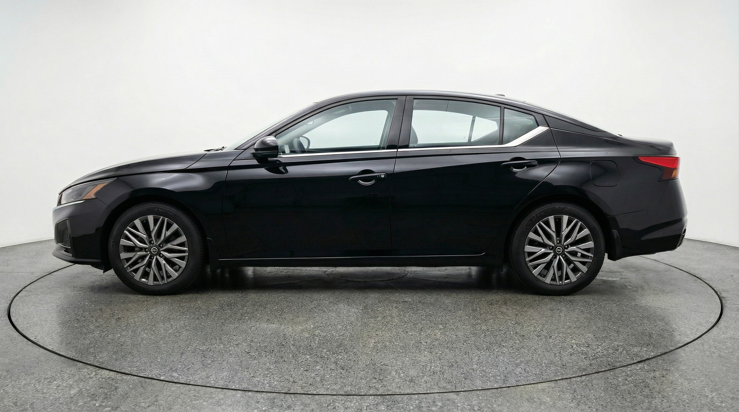 Thumbnail: 2025 Nissan Altima - 4