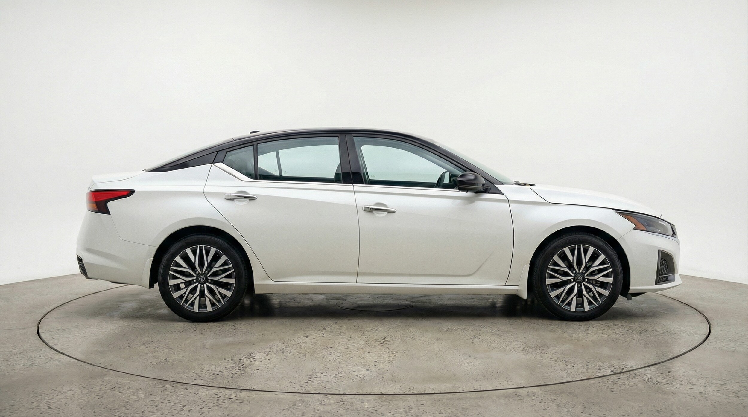 Thumbnail: 2025 Nissan Altima - 8