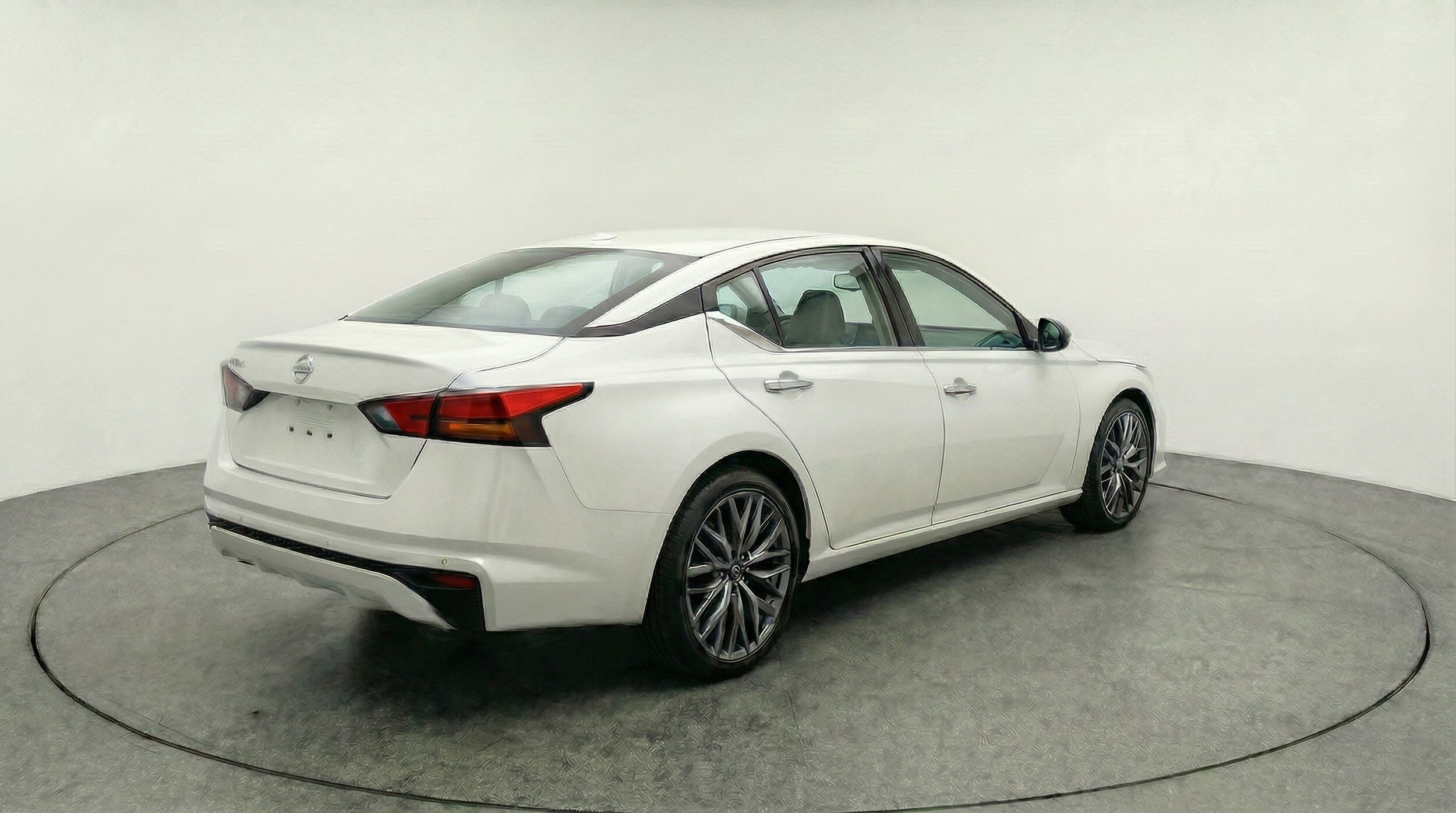 Thumbnail: 2025 Nissan Altima - 9