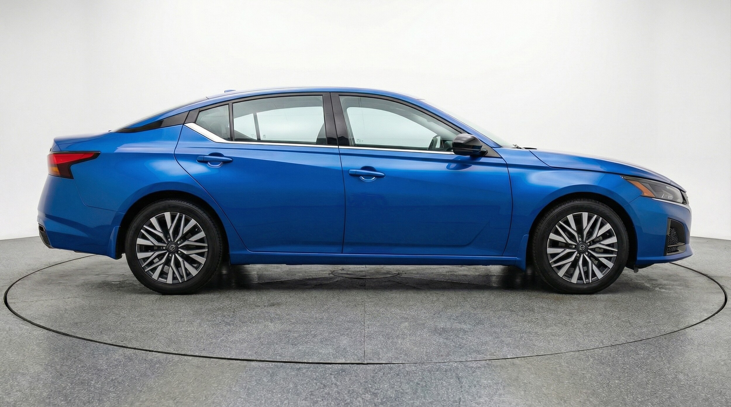 Thumbnail: 2025 Nissan Altima - 8