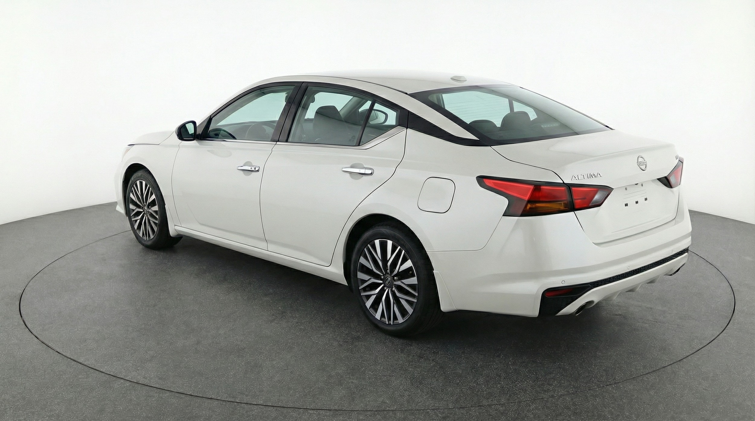 Thumbnail: 2025 Nissan Altima - 5