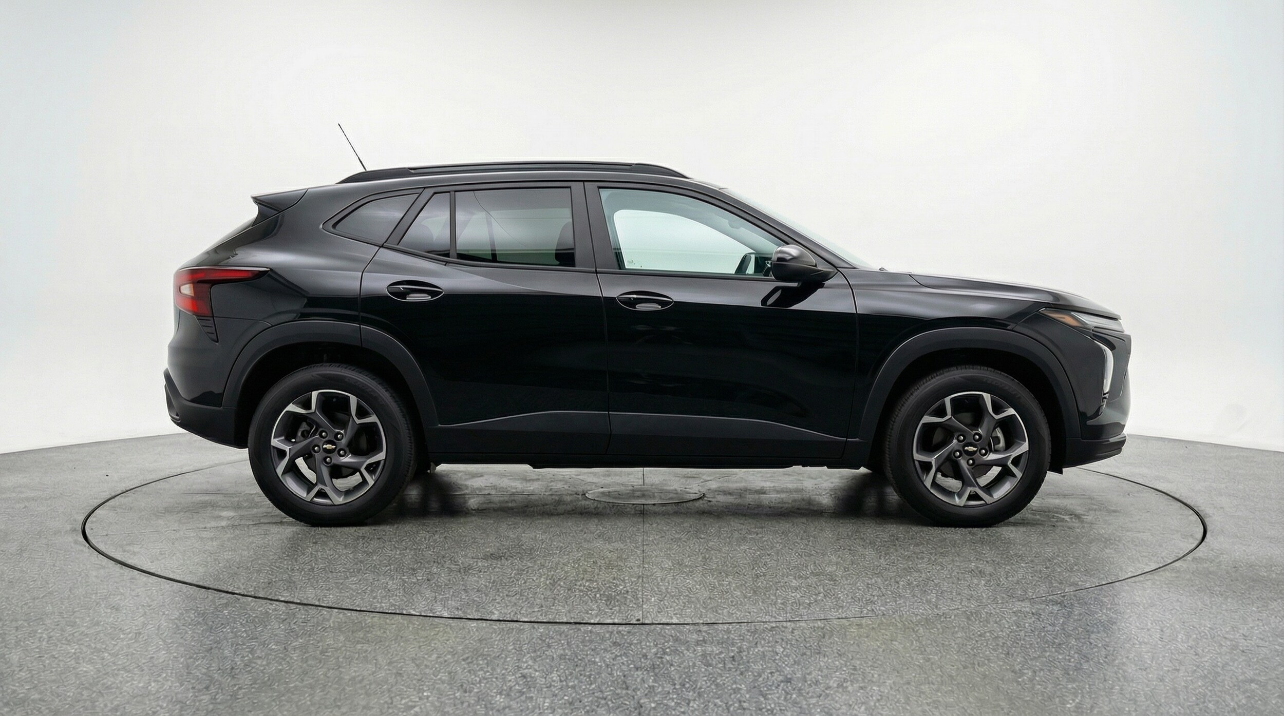 Thumbnail: 2025 Chevrolet Trax - 8