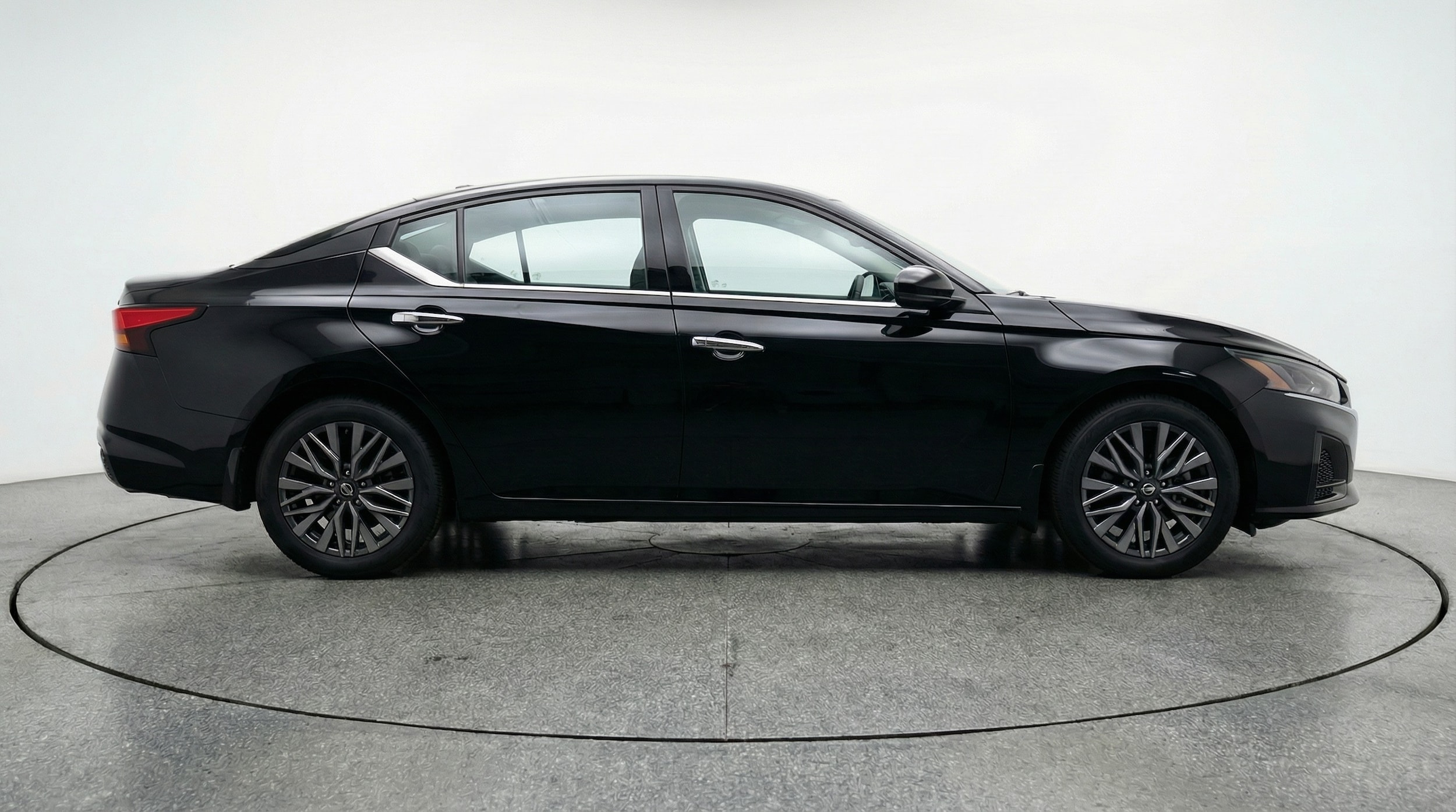 Thumbnail: 2025 Nissan Altima - 8