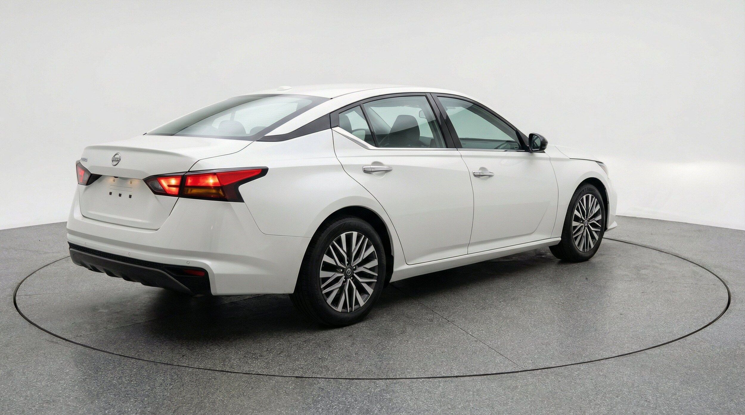 Thumbnail: 2025 Nissan Altima - 9