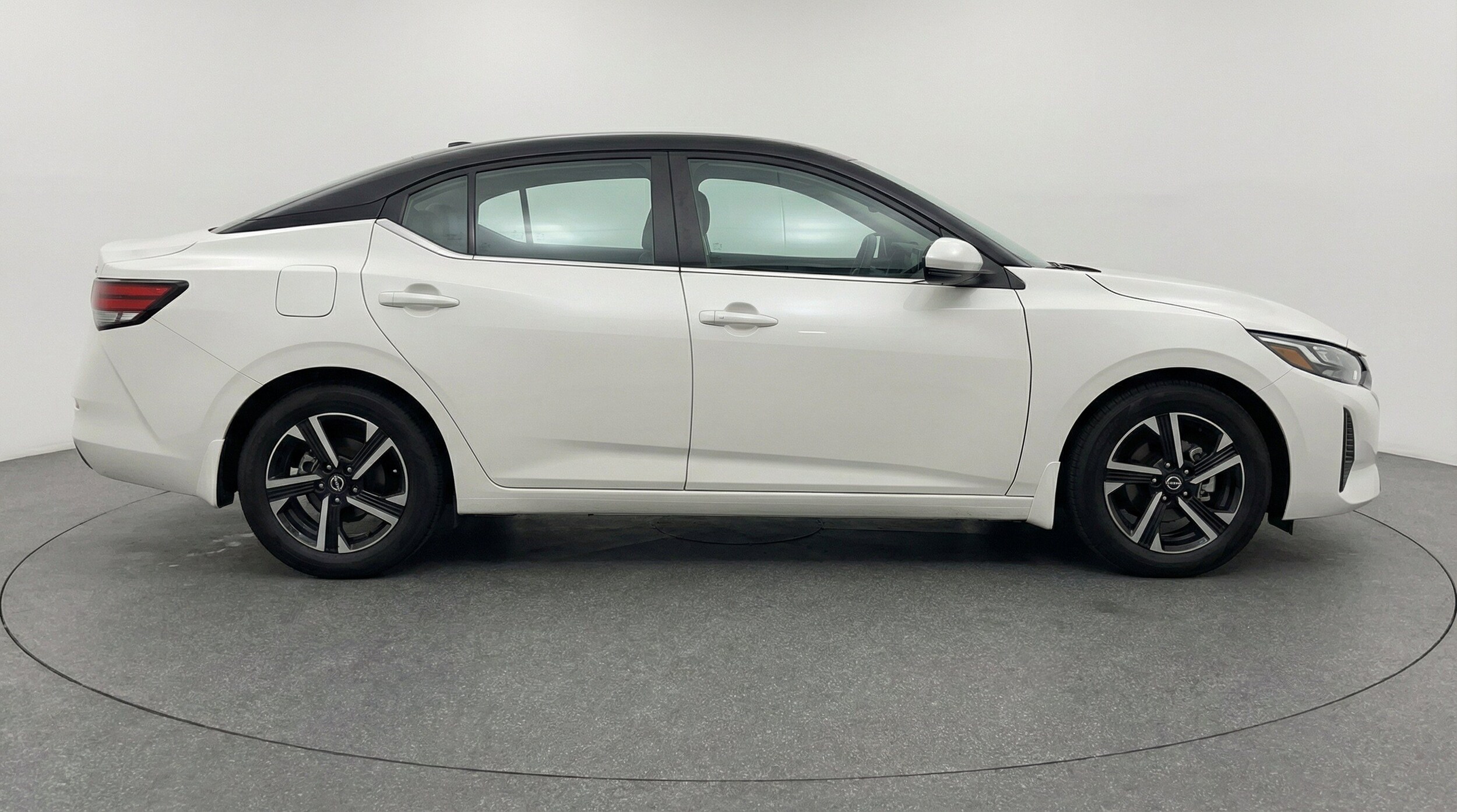 Thumbnail: 2025 Nissan Sentra - 11