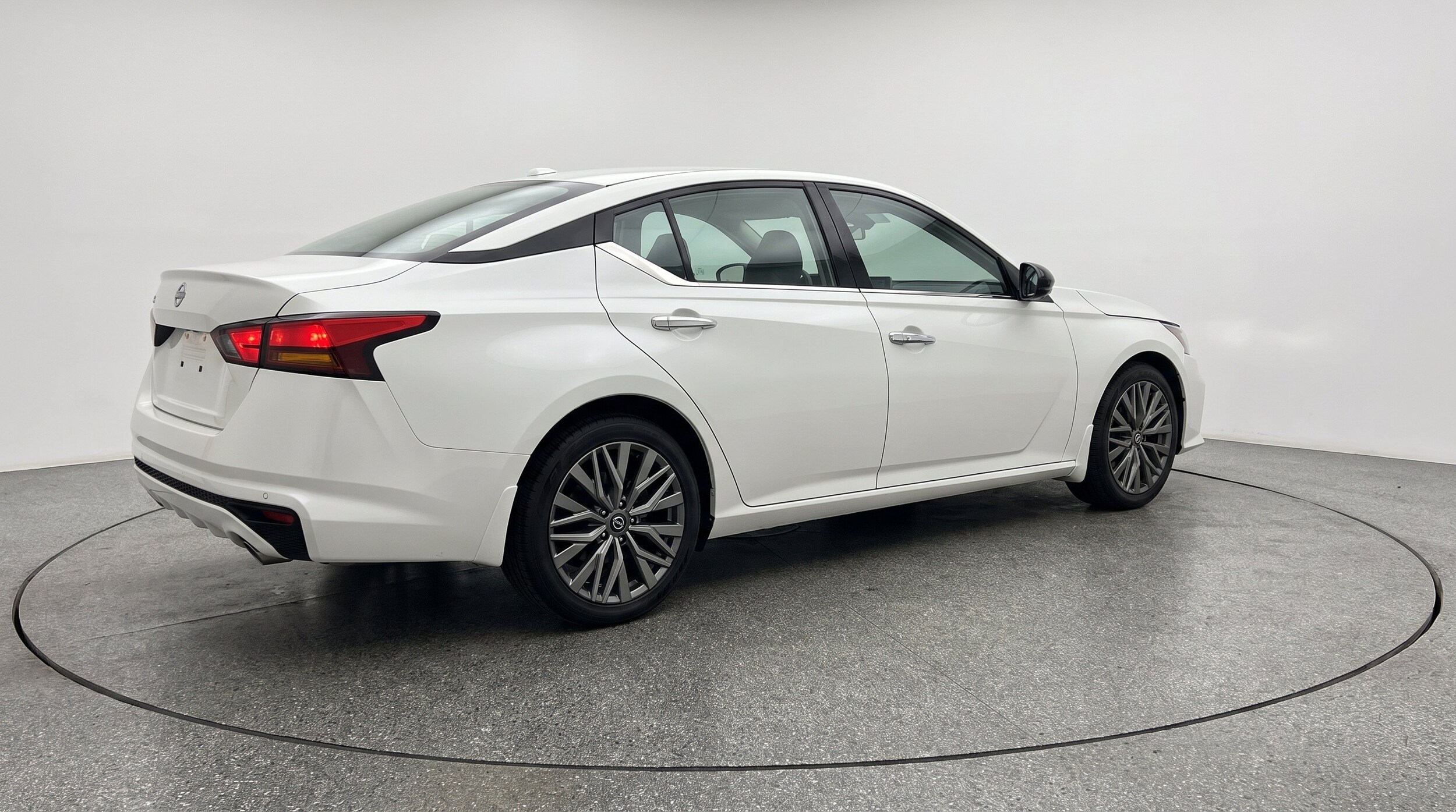 Thumbnail: 2025 Nissan Altima - 9