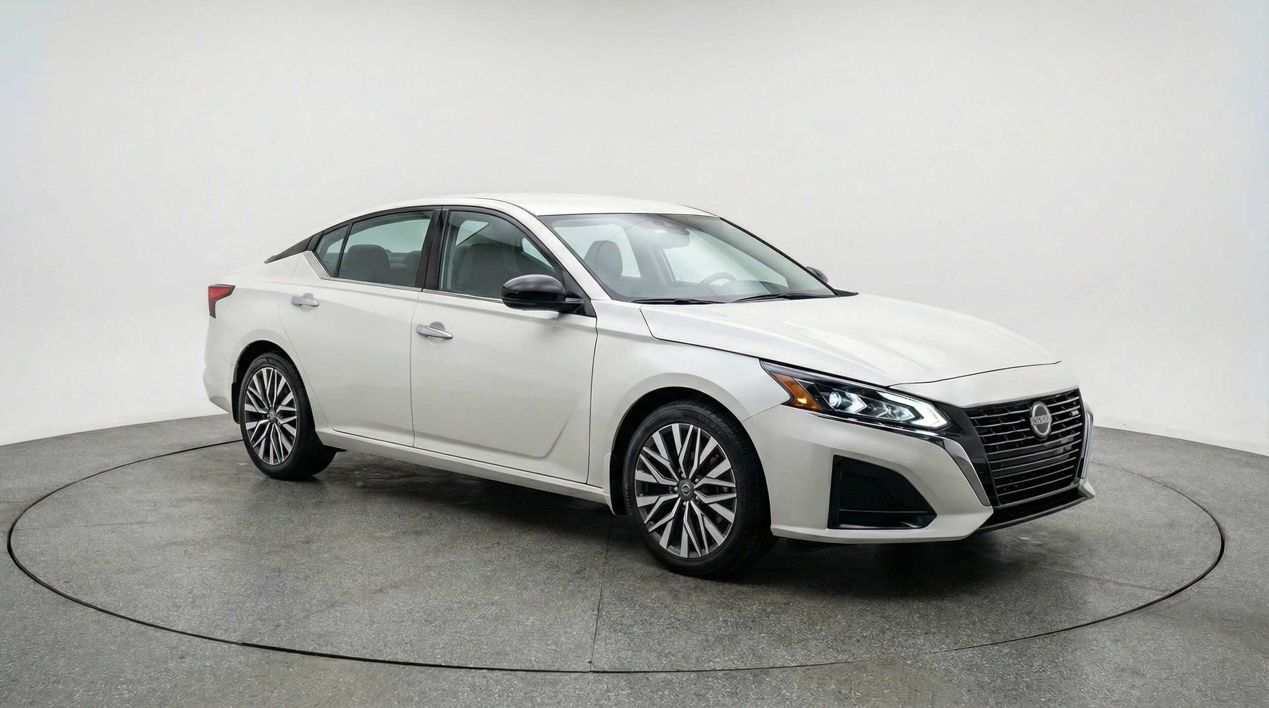 Thumbnail: 2025 Nissan Altima - 1