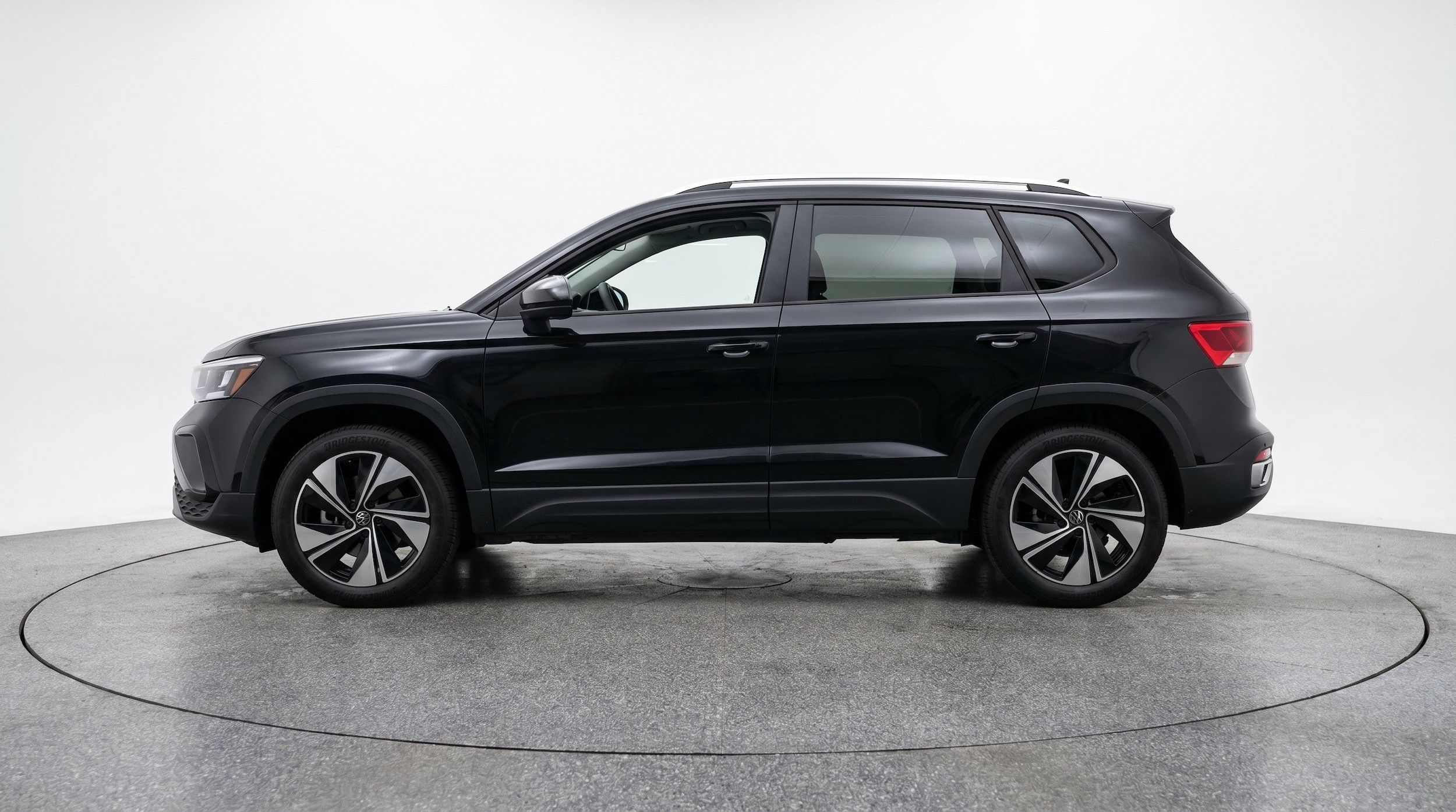 Thumbnail: 2026 Volkswagen Taos - 5