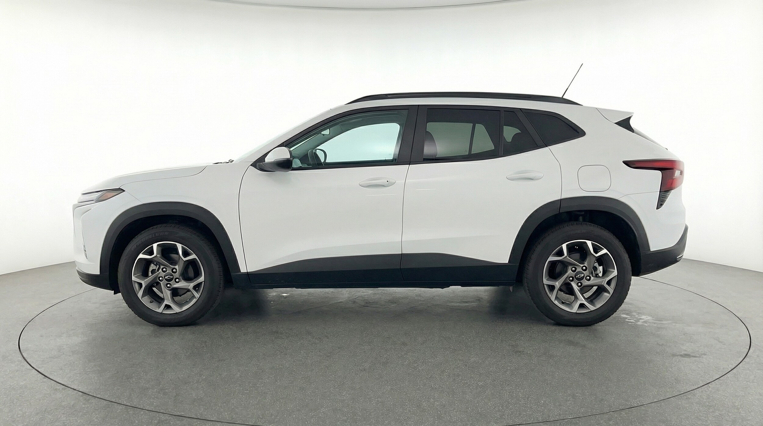 Thumbnail: 2025 Chevrolet Trax - 4