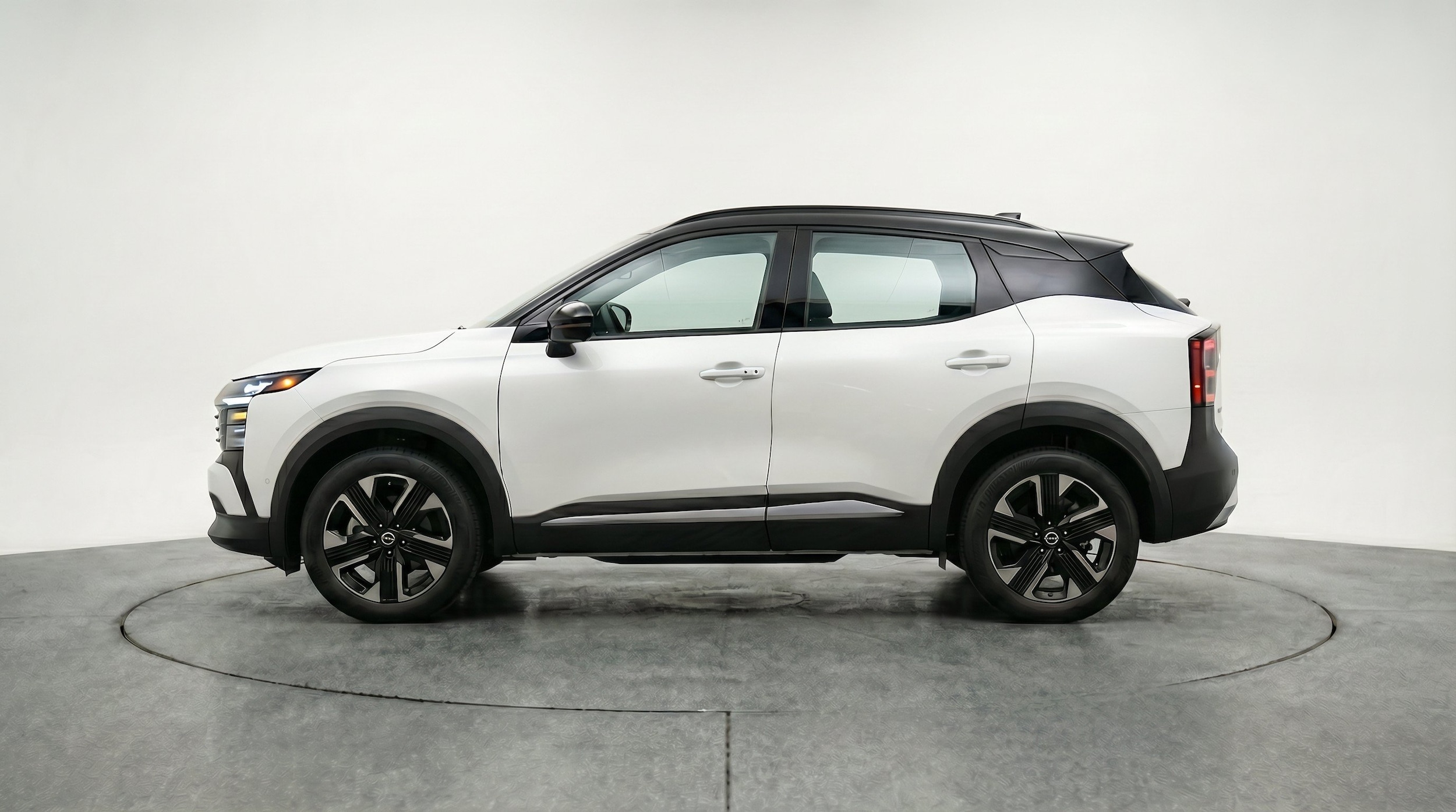 Thumbnail: 2026 Nissan Kicks - 5