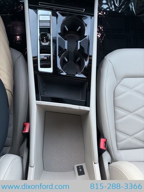 2026 Volkswagen Atlas SE w/Tech - Photo 13