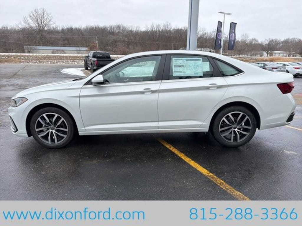 New 2026 Volkswagen Jetta 1.5T SE Sedan