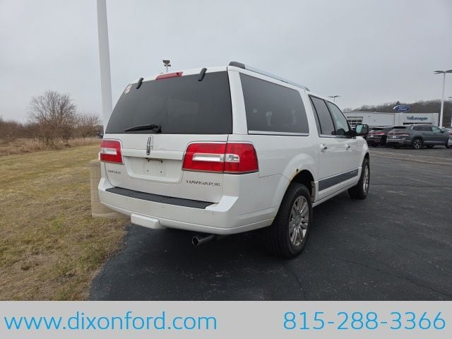 Used 2013 Lincoln Navigator Base with VIN 5LMJJ3J50DEL03312 for sale in Dixon, IL