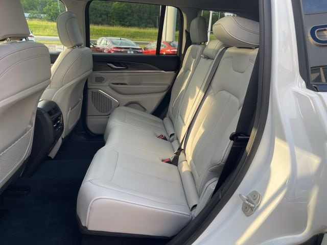 2023 Jeep Grand Cherokee Overland - Photo 24