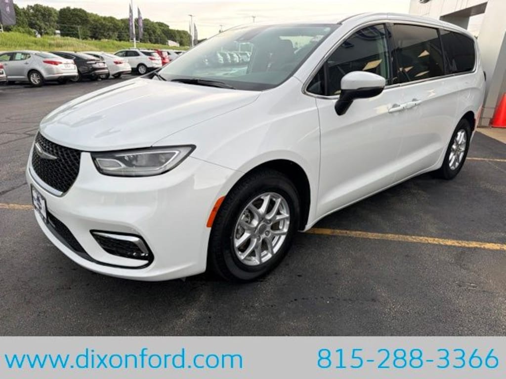 Used 2023 Chrysler Pacifica Touring L Minivan/Van