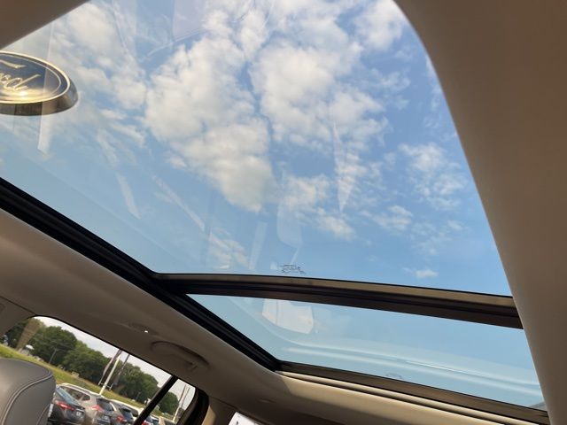 2023 Jeep Grand Cherokee Overland - Photo 21