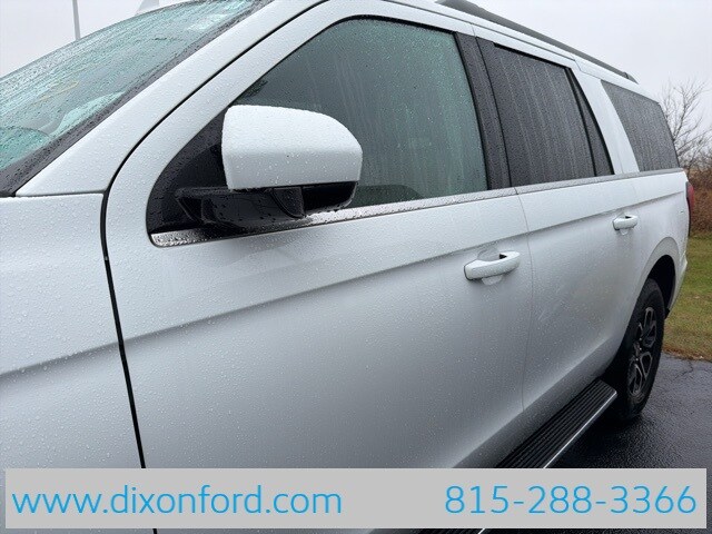 2023 Ford Expedition MAX XLT photo 2