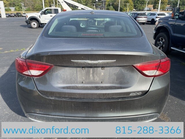 2015 Chrysler 200 Limited photo 4