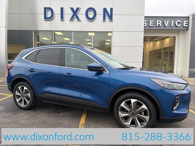 2023 Ford Escape Platinum's photo