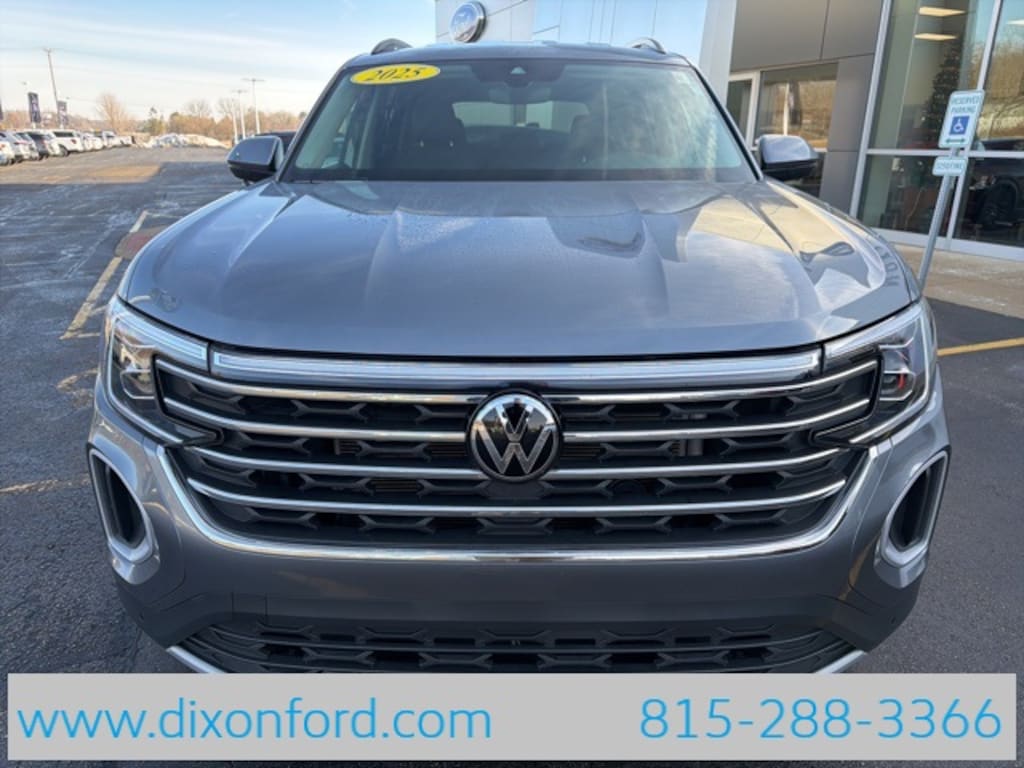 Used 2025 Volkswagen Atlas 2.0T SE w/Technology SUV