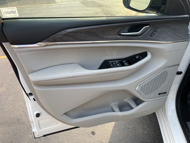 2023 Jeep Grand Cherokee Overland - Photo 25