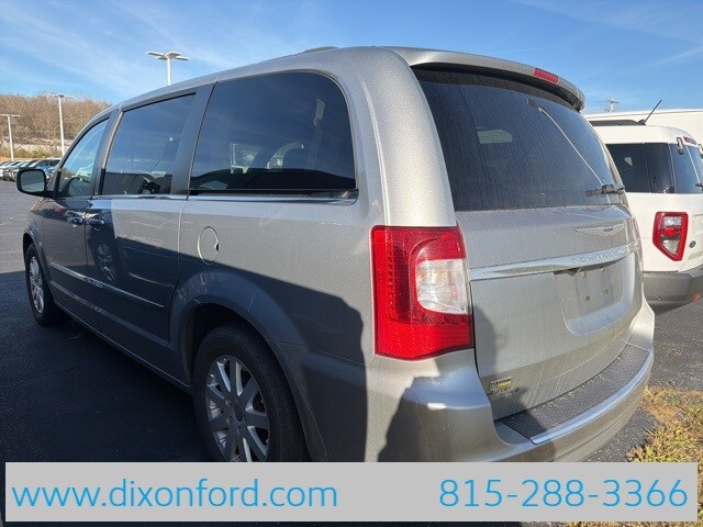 2013 Chrysler Town & Country Touring photo 4