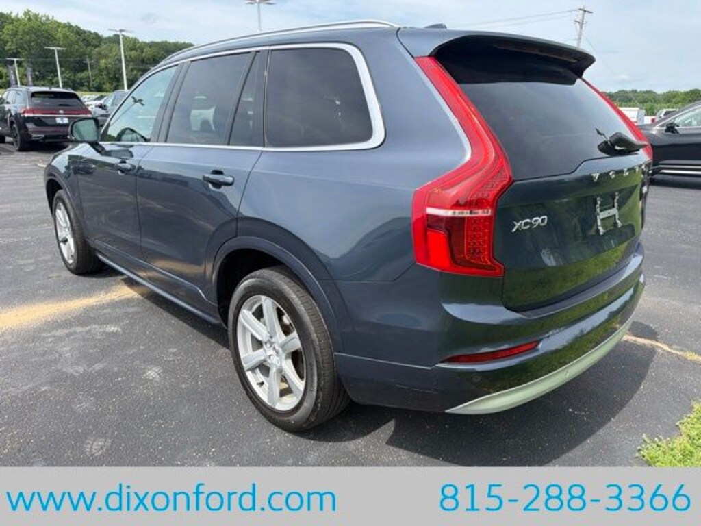 Used 2022 Volvo XC90 T5 Momentum SUV