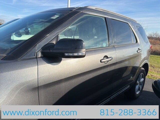 2017 Ford Explorer XLT photo 3