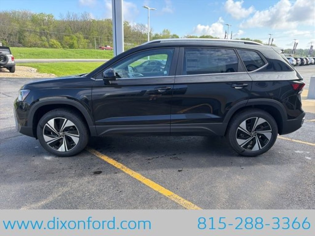 New 2026 Volkswagen Taos 1.5T SE SUV