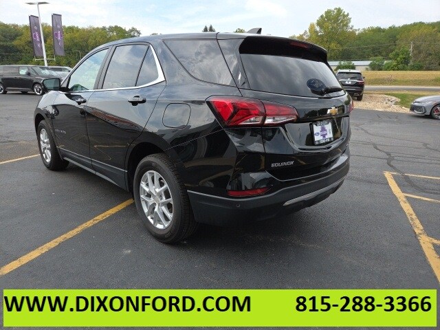 2022 Chevrolet Equinox LT photo 2