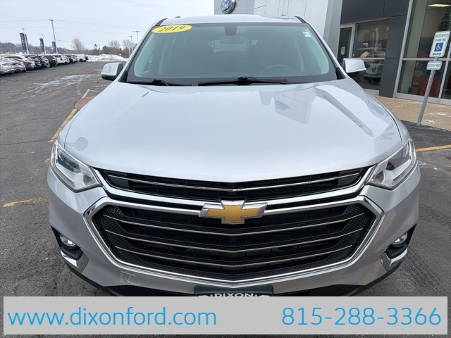 Used 2019 Chevrolet Traverse 3LT with VIN 1GNERHKW9KJ319722 for sale in Dixon, IL