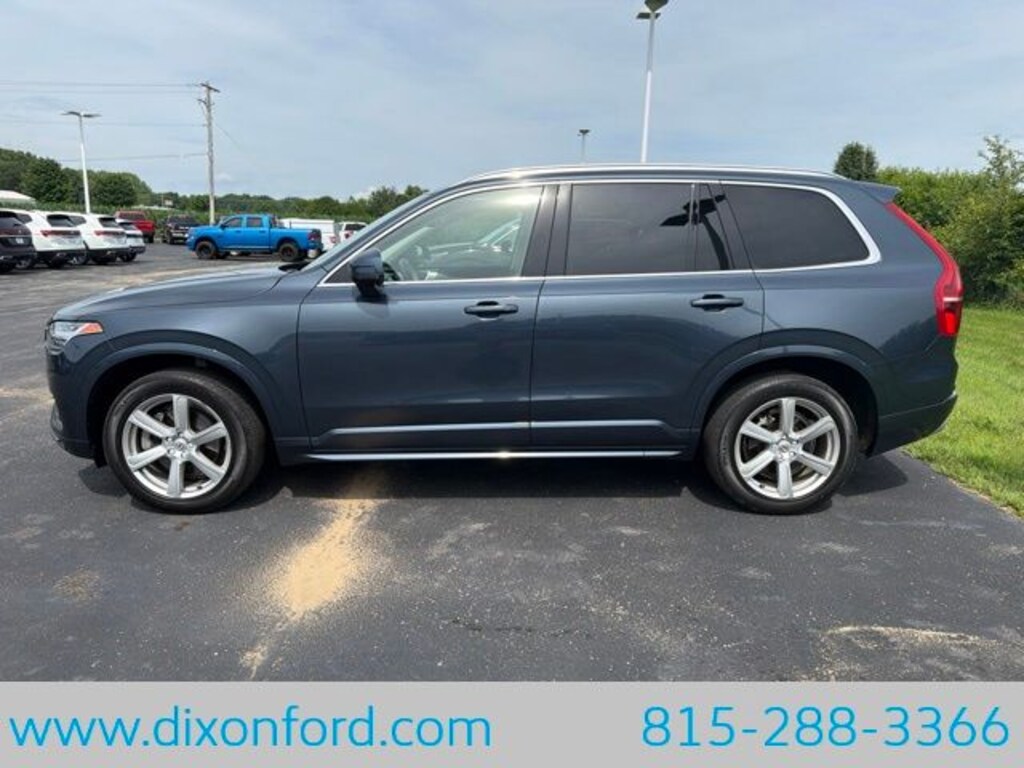 Used 2022 Volvo XC90 T5 Momentum SUV