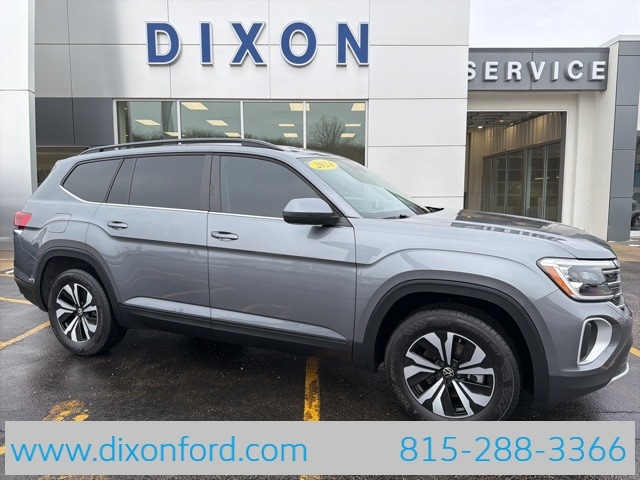 2024 Volkswagen Atlas SE's photo