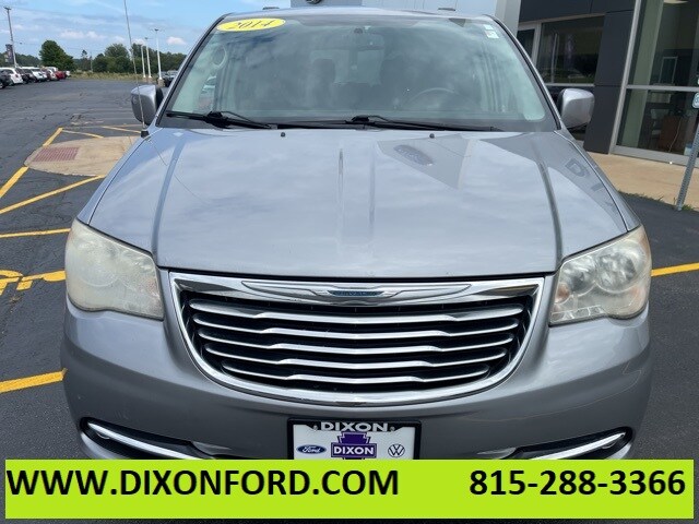 Used 2014 Chrysler Town & Country Touring with VIN 2C4RC1BG6ER383549 for sale in Dixon, IL