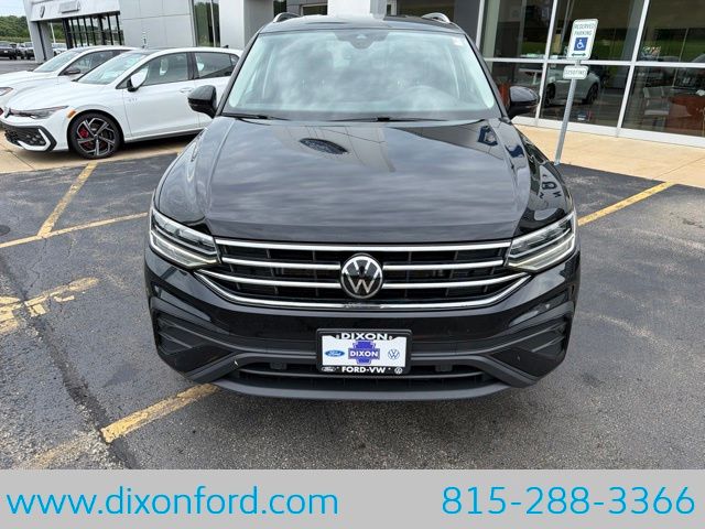 Used 2022 Volkswagen Tiguan SE with VIN 3VV2B7AX2NM102462 for sale in Dixon, IL