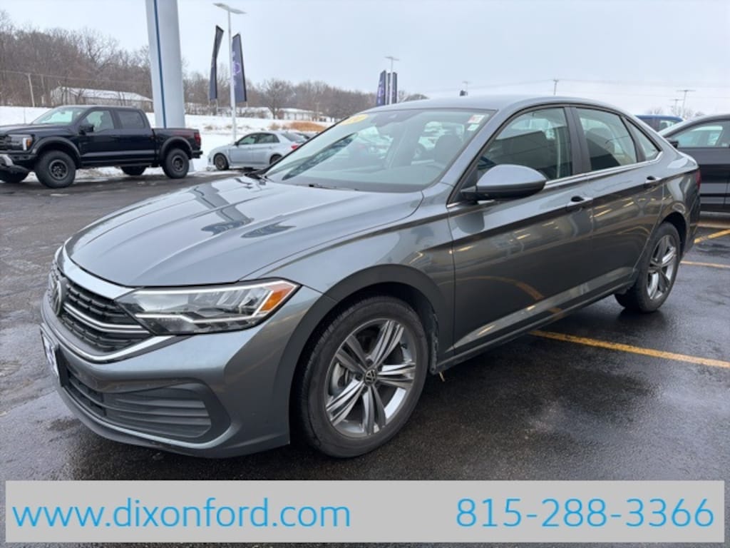 Used 2024 Volkswagen Jetta 1.5T SE Sedan