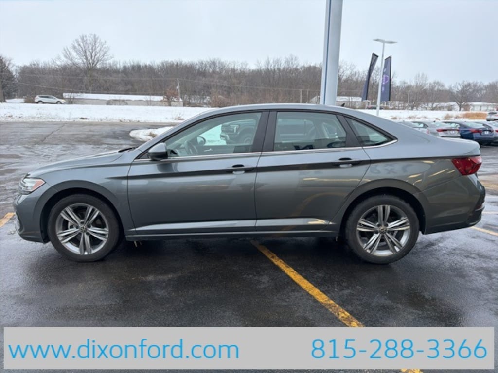 Used 2024 Volkswagen Jetta 1.5T SE Sedan
