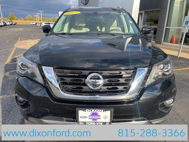 Used 2017 Nissan Pathfinder SL with VIN 5N1DR2MM3HC627216 for sale in Dixon, IL