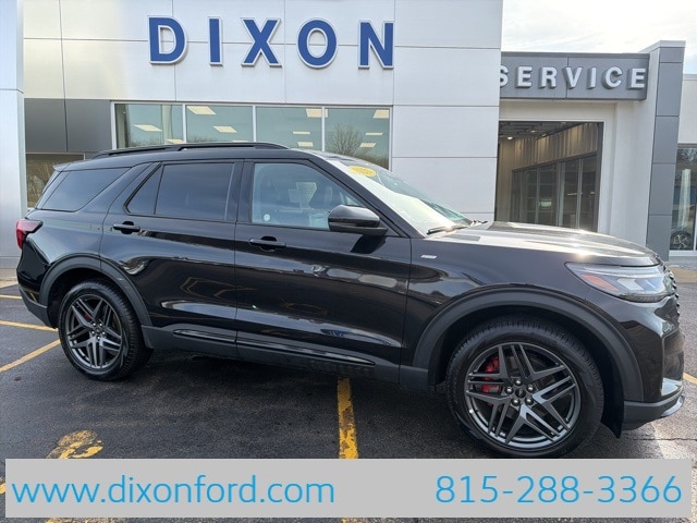 2025 Ford Explorer ST-LINE's photo