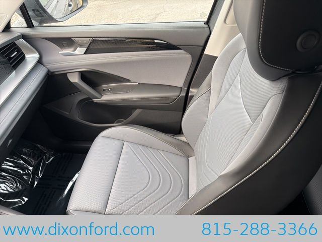 2026 Volkswagen Tiguan SE - Photo 19