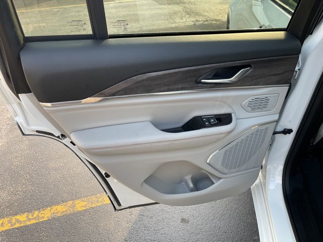 2023 Jeep Grand Cherokee Overland - Photo 26