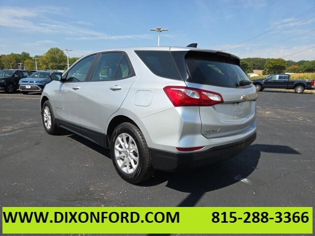 2021 Chevrolet Equinox LS photo 3
