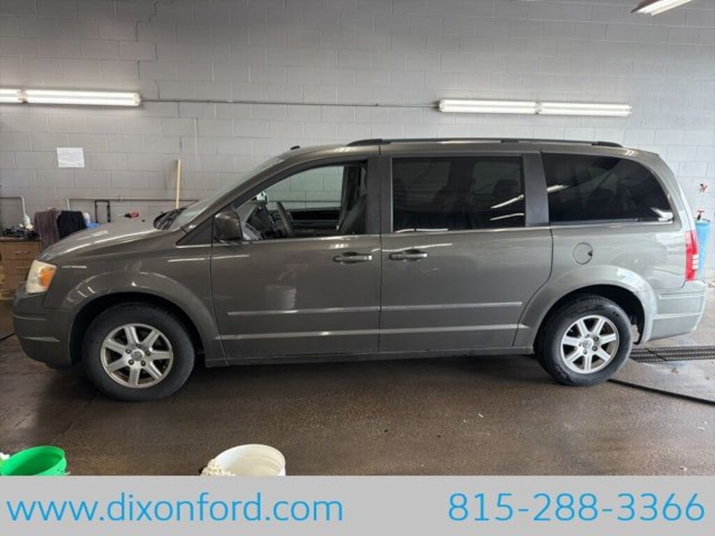 Used 2010 Chrysler Town & Country Touring Minivan/Van