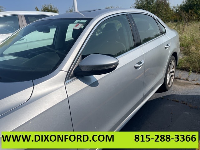 Used 2018 Volkswagen Passat SE with VIN 1VWBA7A36JC047618 for sale in Dixon, IL