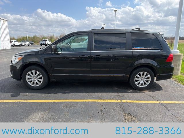 Used 2012 Volkswagen Routan SE with VIN 2C4RVABG5CR391990 for sale in Dixon, IL