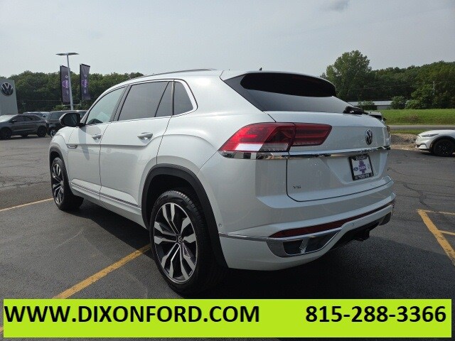 2022 Volkswagen Atlas Cross Sport V6 SEL Premium R-Line photo 3