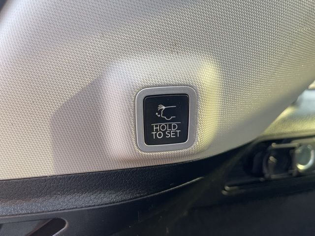 2023 Jeep Grand Cherokee Overland - Photo 28